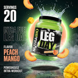 NutraBio vaso con Leg Day mezclado listo para beber durante el entrenamiento