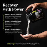 Atleta tomando NutraBio Reload después del entrenamiento para mejorar recuperación