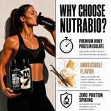 NutraBio scoop con polvo medido facilita control de porciones
