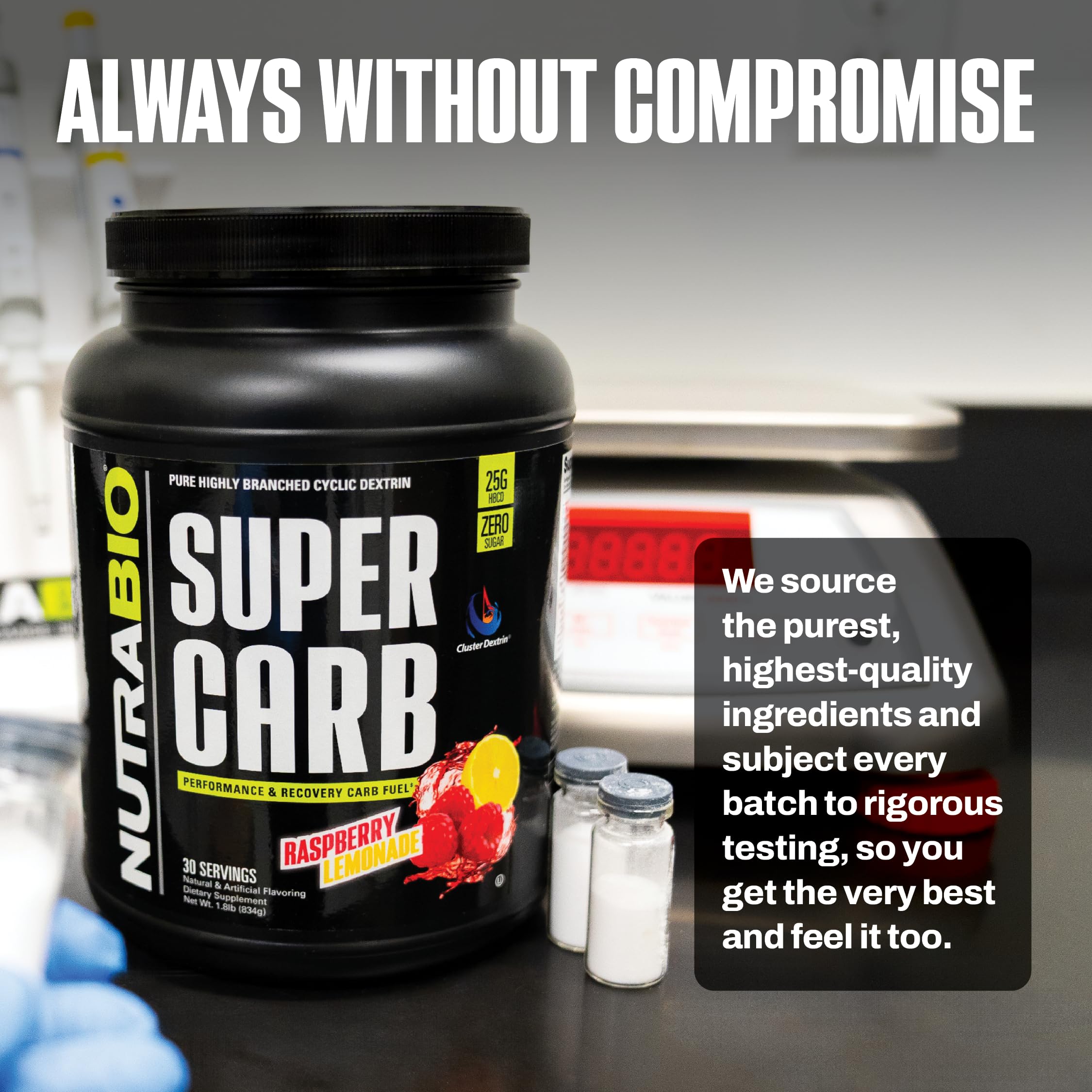 NutraBio Super Carb atleta usándolo en gimnasio para rendimiento prolongado