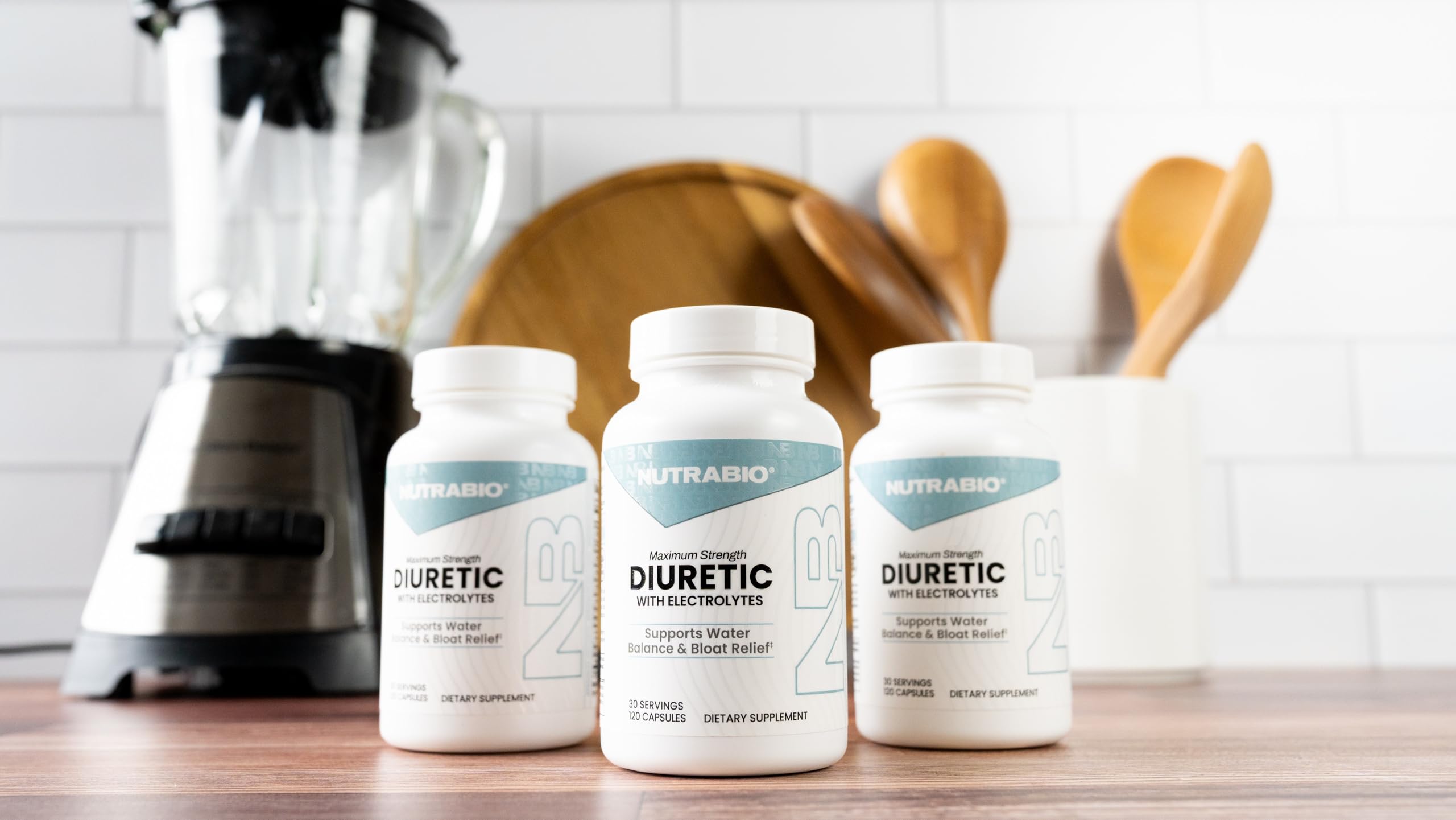NutraBio primer plano de cápsula mostrando textura y calidad