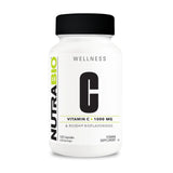 NutraBio bote frontal de Vitamin C con Rose Hips mostrando diseño y beneficio antioxidante