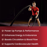 NutraChamps cápsulas en manos antes de entrenar para mayor energía