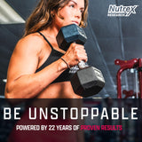 Nutrex Research deportista entrenando con botella para resistencia
