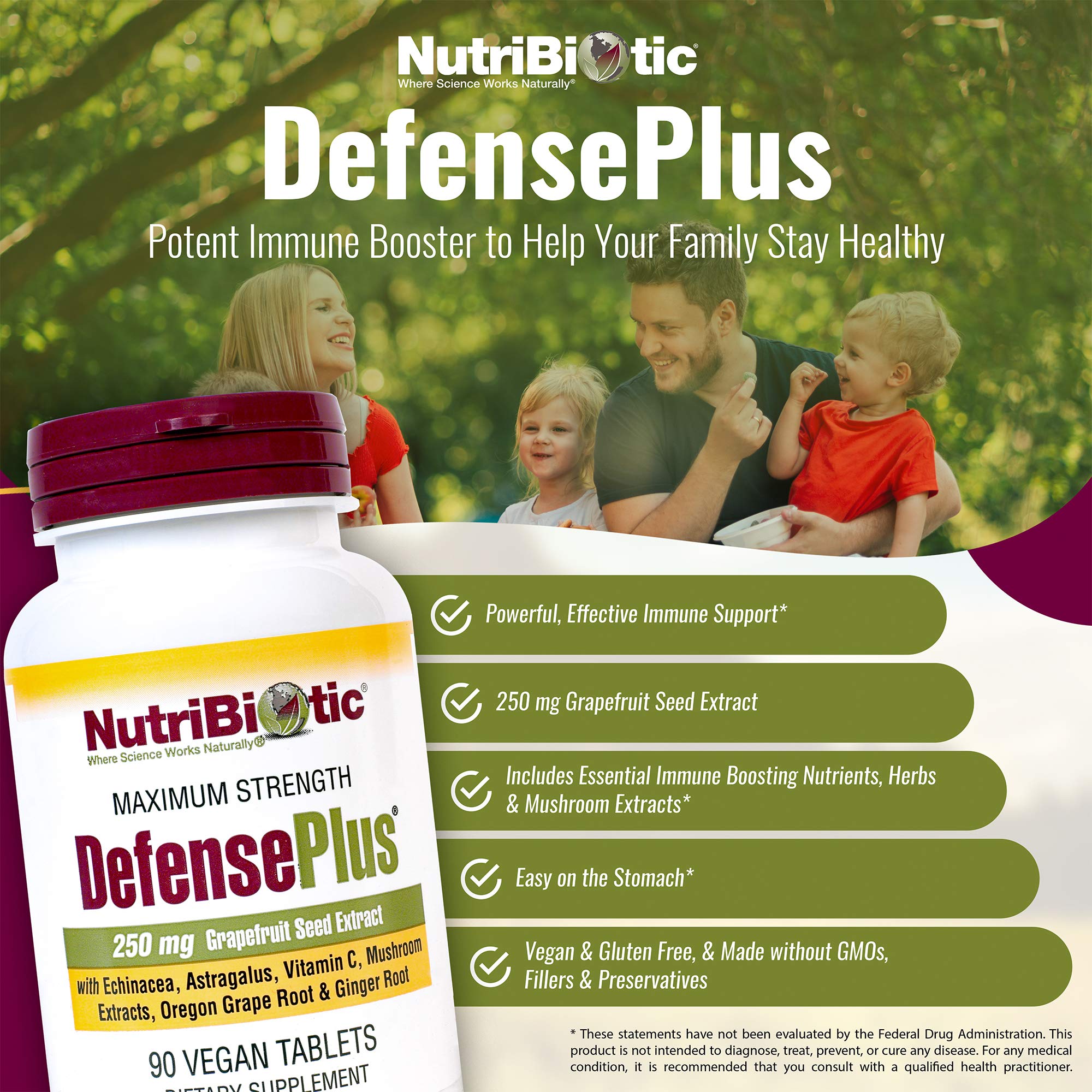 NutriBiotic tabletas en mano para comparar tamaño y portabilidad