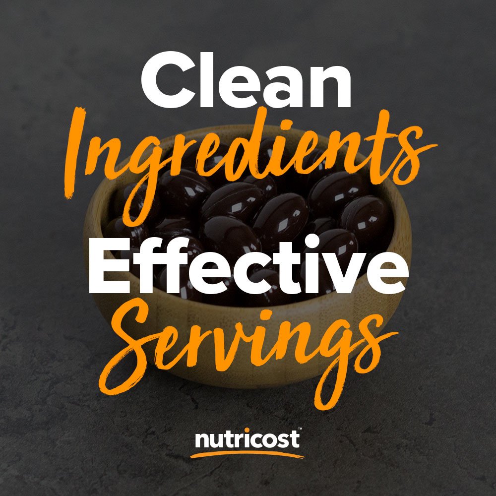 Nutricost suplemento en mesa de cocina junto a alimentos saludables