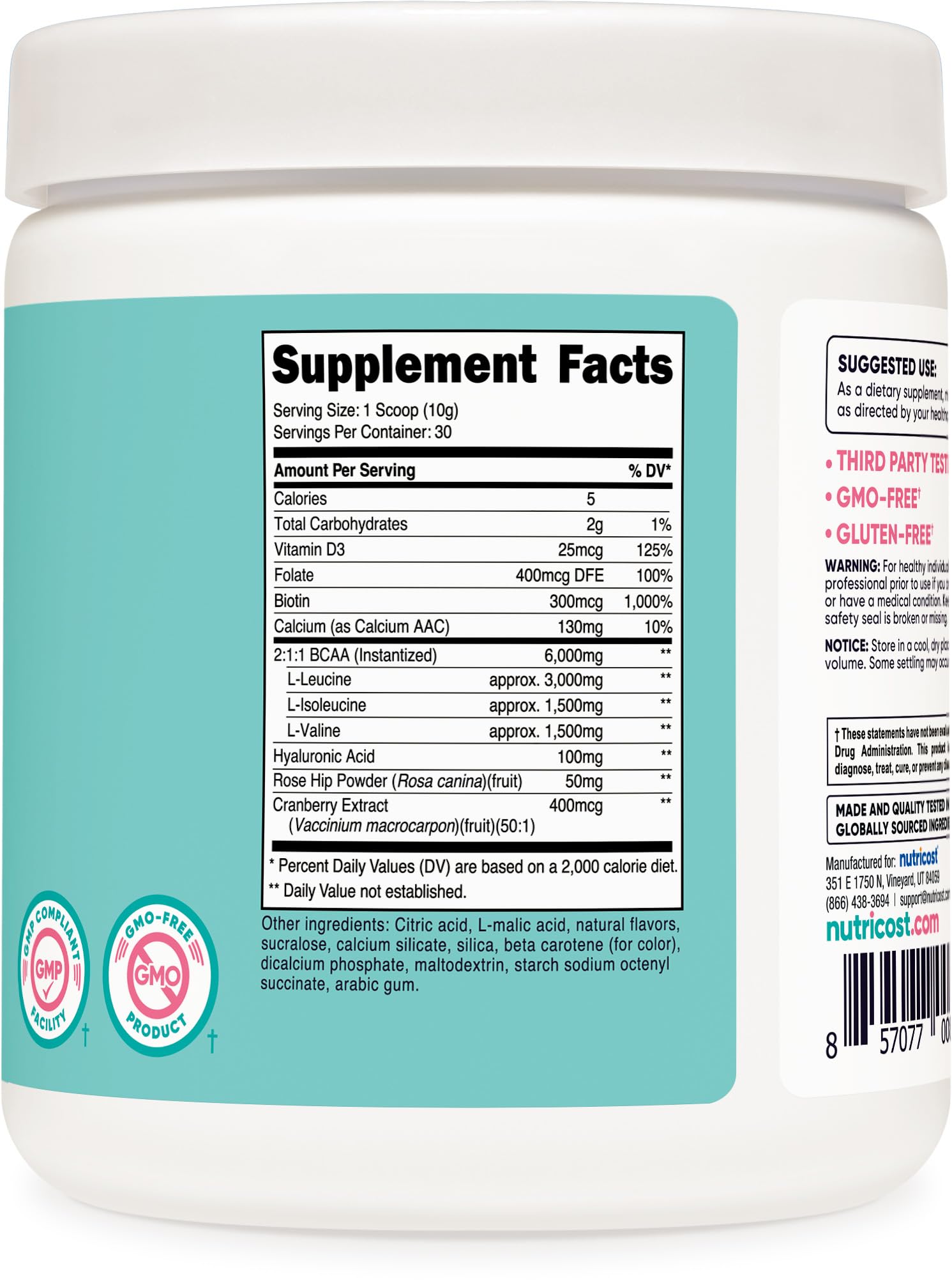 Nutricost botella junto a equipo de entrenamiento para apoyo en entrenos