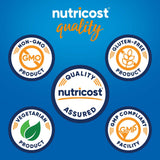 Nutricost cápsulas en mano para comparar tamaño y facilidad de uso
