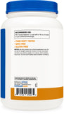Nutricost cuchara con polvo para comparar porción y facilidad de uso