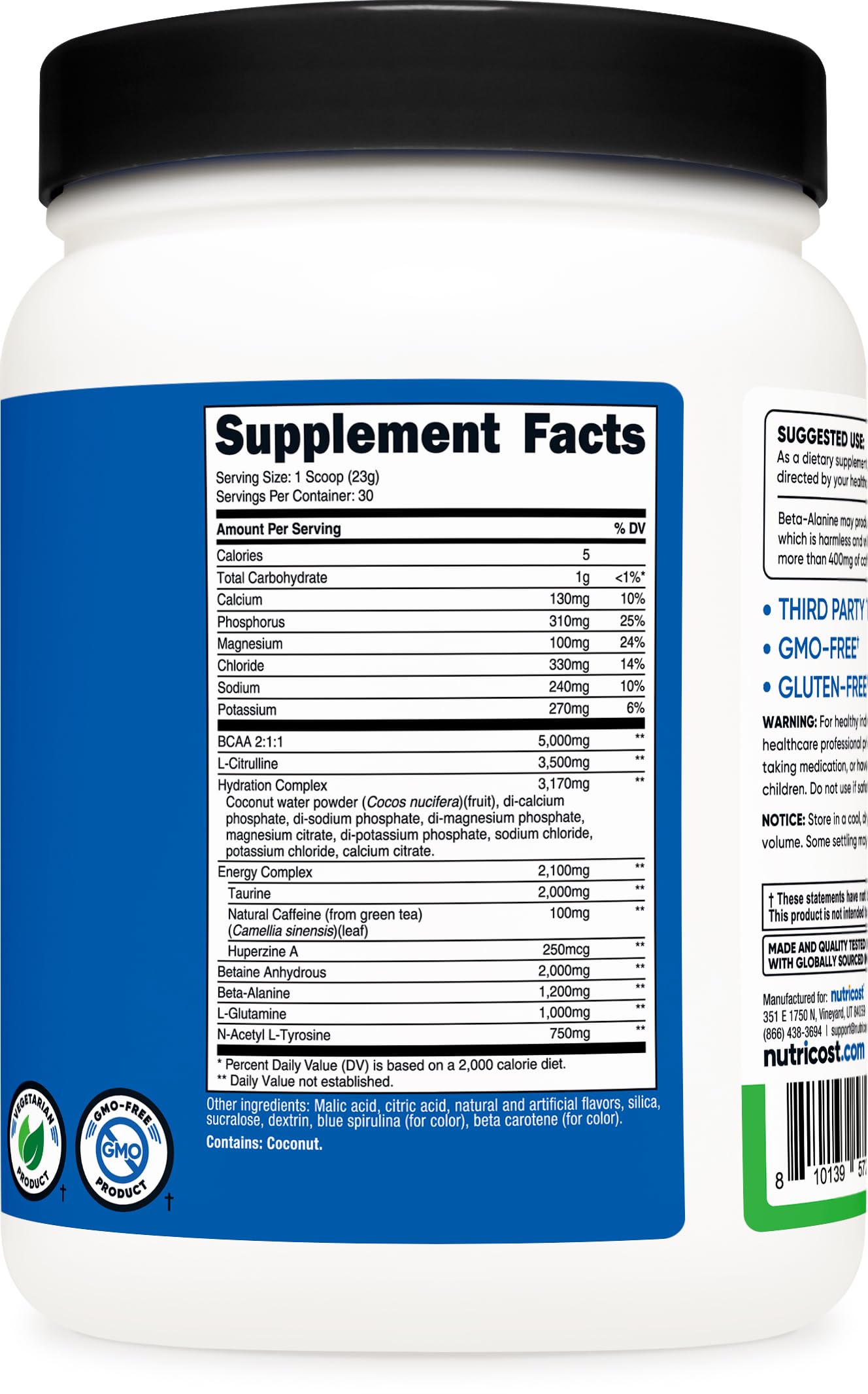 Nutricost producto en gimnasio con atleta bebiendo para mantener energía
