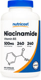 Nutricost frasco frontal mostrando 240 cápsulas para suministro prolongado