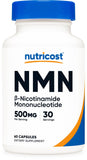 Nutricost frasco frente mostrando etiqueta y dosis clara, conveniencia diaria