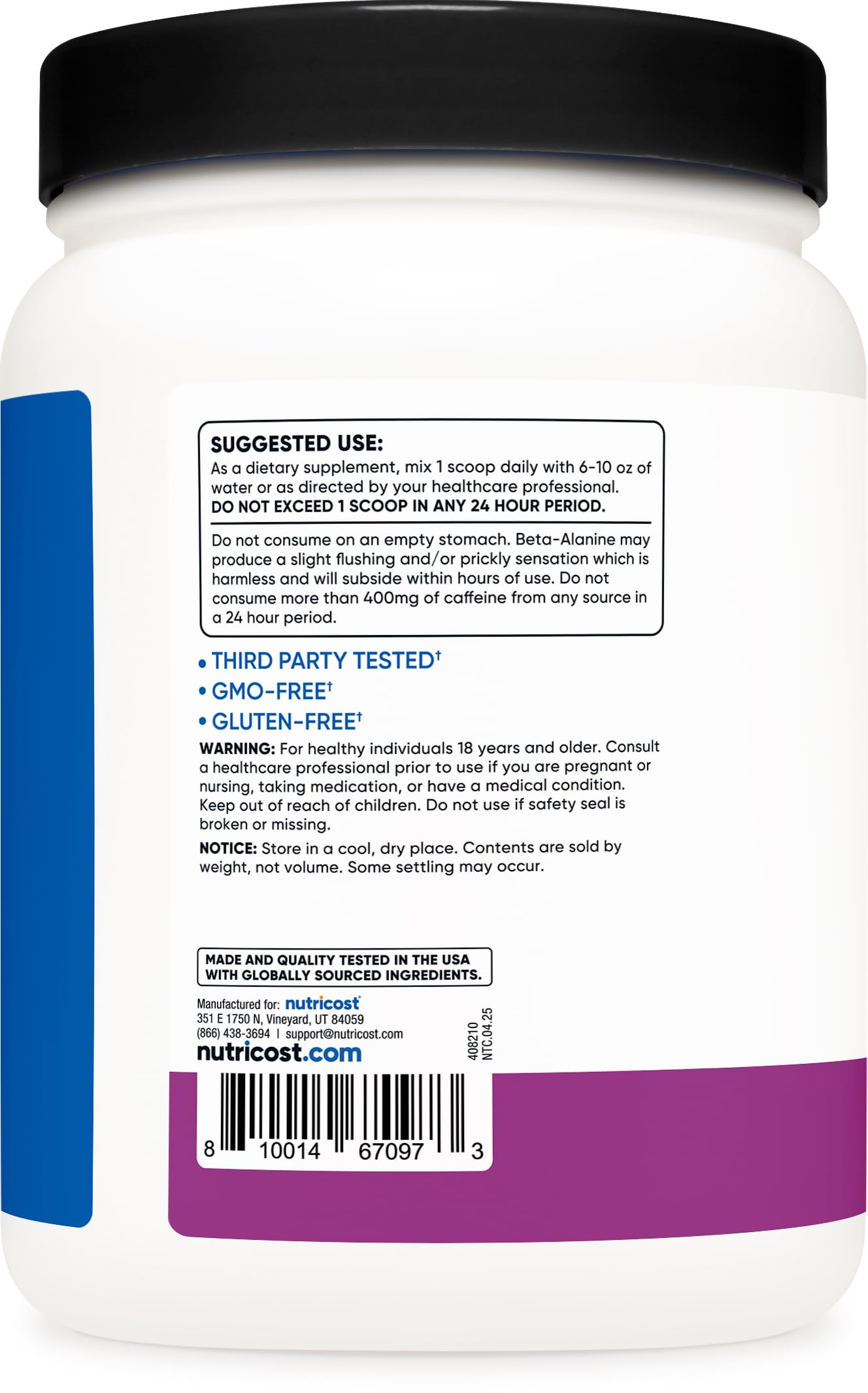 Nutricost Pre-X Xtreme cuchara medida comparada con mano para escala