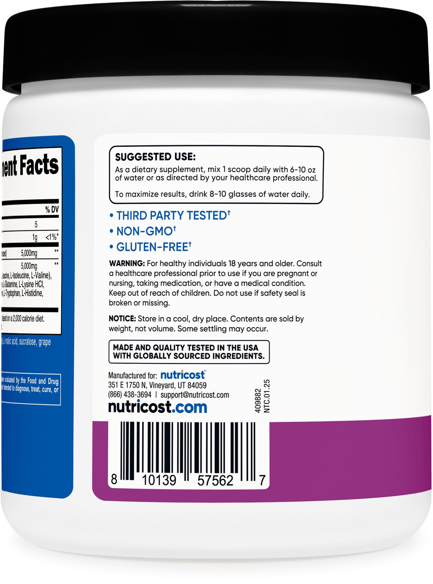 Nutricost bote junto a objetos para comparar tamaño, ideal para llevar