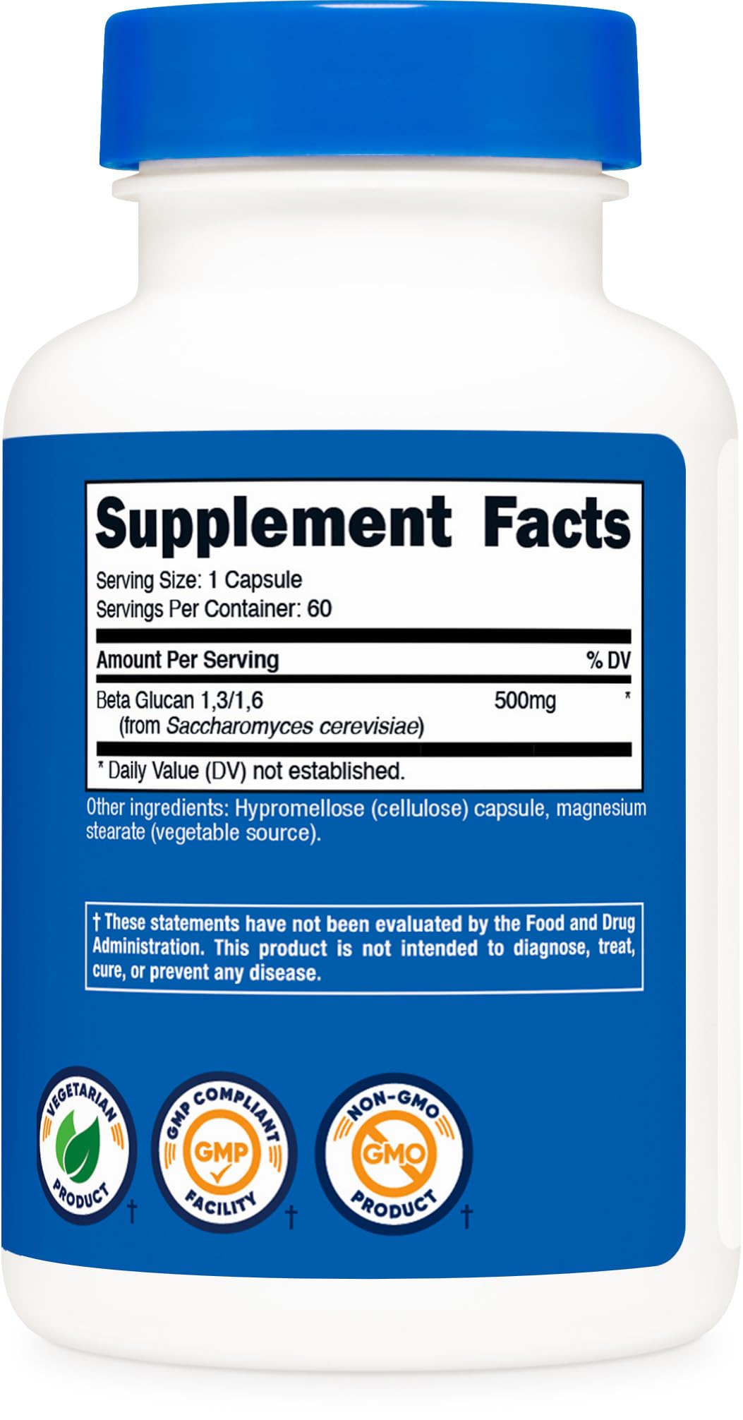 Nutricost uso diario en mesa junto a vaso de agua y otros suplementos