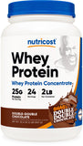 Nutricost envase frontal mostrando sabor Shaq's Double Double Chocolate y beneficio práctico