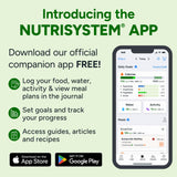 Nutrisystem persona preparando comida lista en cocina práctica