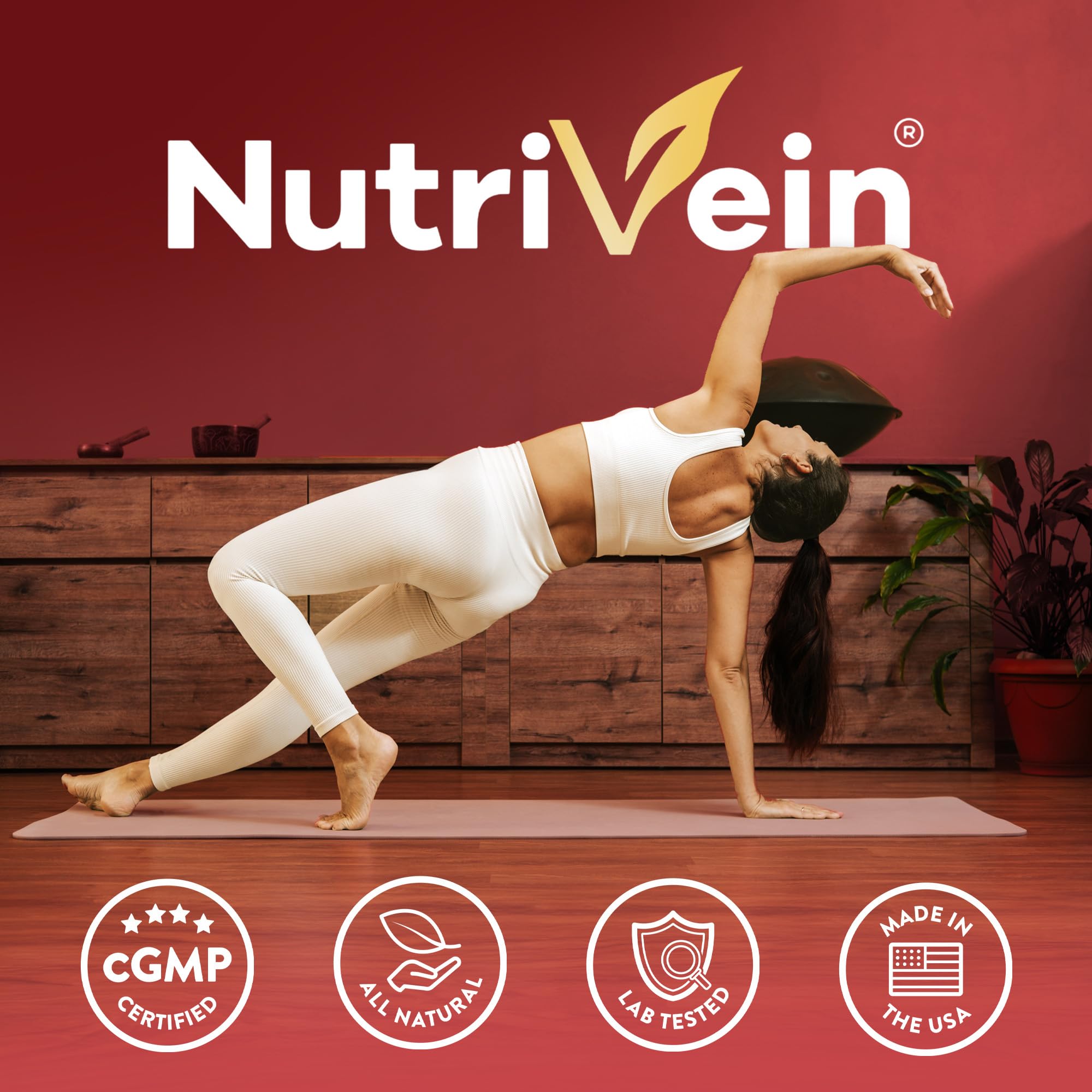 Comparación de tamaño Nutrivein cápsula junto a monedas para referencia de escala