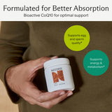 NutriVital detalle de aceite y cápsula que sugiere mejor absorción