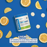 Textura del polvo Nuun Endurance en primer plano, mostrando mezcla de carbohidratos y electrolitos