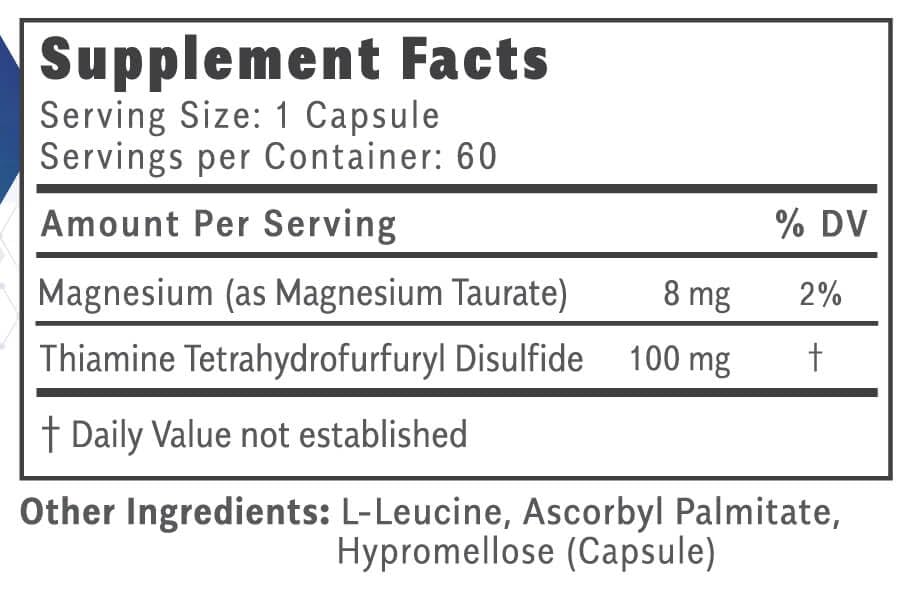 Detalle de cápsula Objective Nutrients Thiamax mostrando tamaño pequeño y fácil ingesta