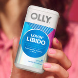 OLLY cápsulas en ambiente de baño promoviendo inclusión en rutina diaria