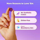 OLLY gominolas junto a moras frescas destacando el sabor Blackberry Zen natural