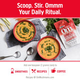 OM MUSHROOM SUPERFOOD mezcla en batido señalando integración simple en bebidas
