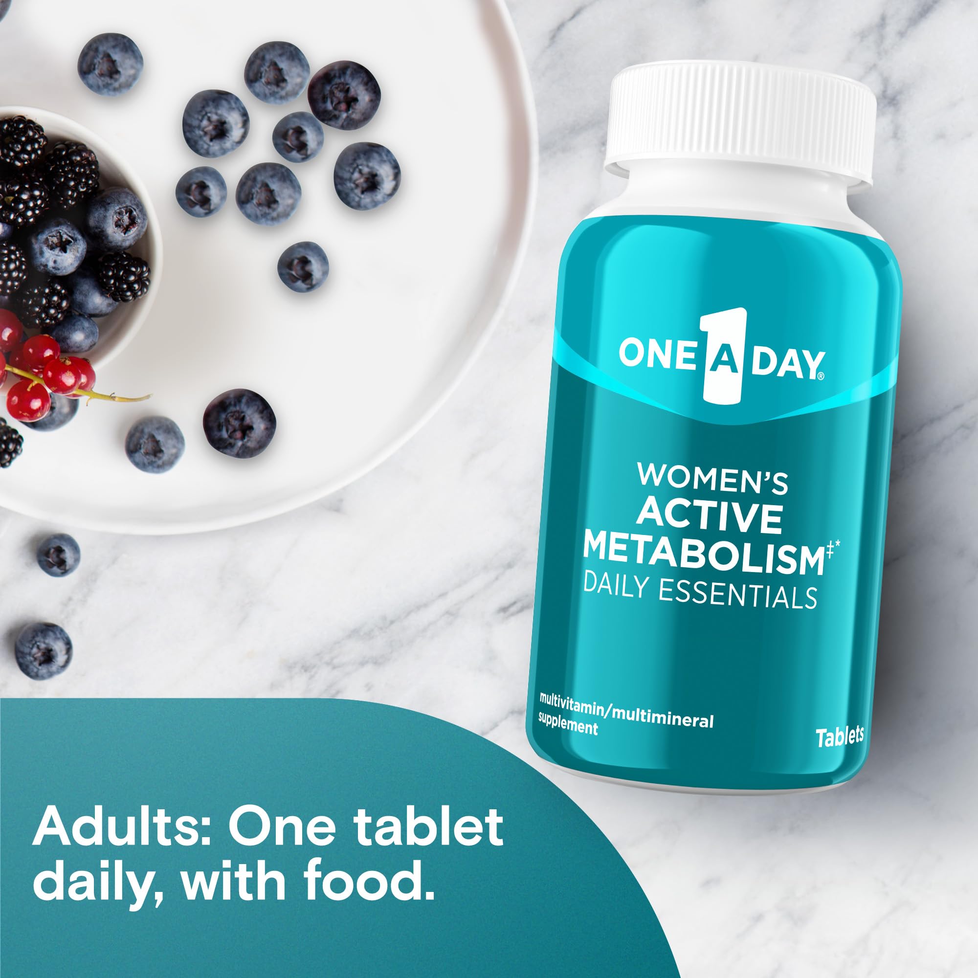 One A Day frasco en mano para comparar tamaño, ideal para llevar en viajes y rutina