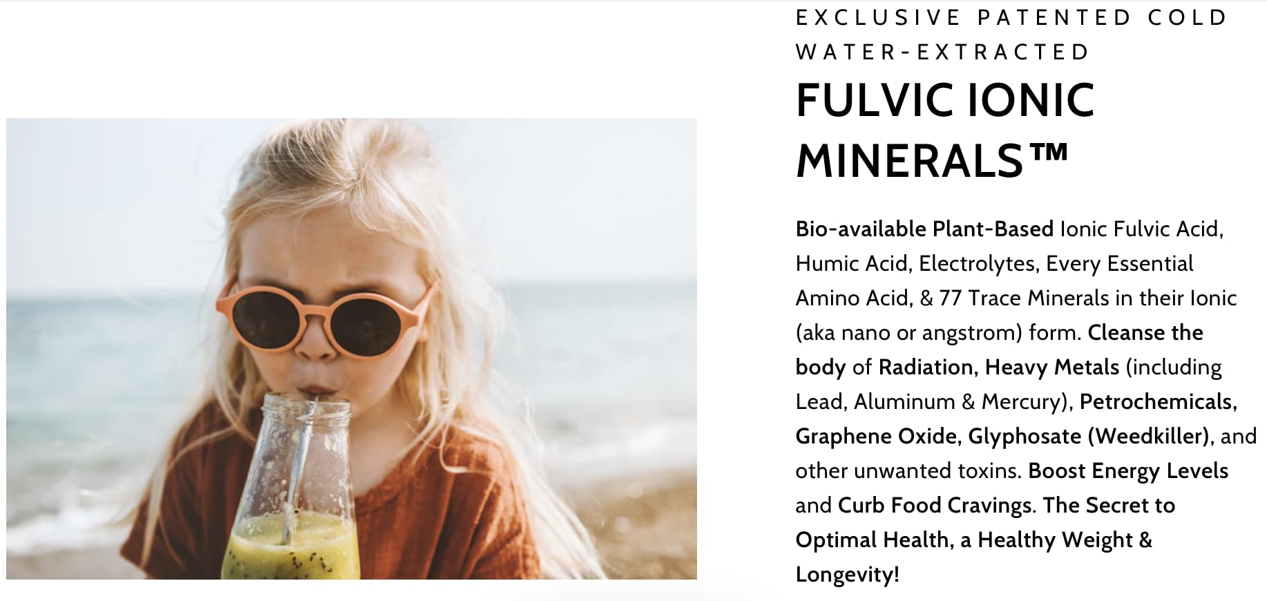 Optimally Organic gotas mezcladas en vaso de agua para hidratación mineral rápida
