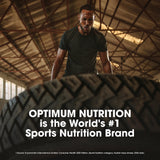 Optimum Nutrition atleta tomando pre-entreno en gimnasio, mejora enfoque.