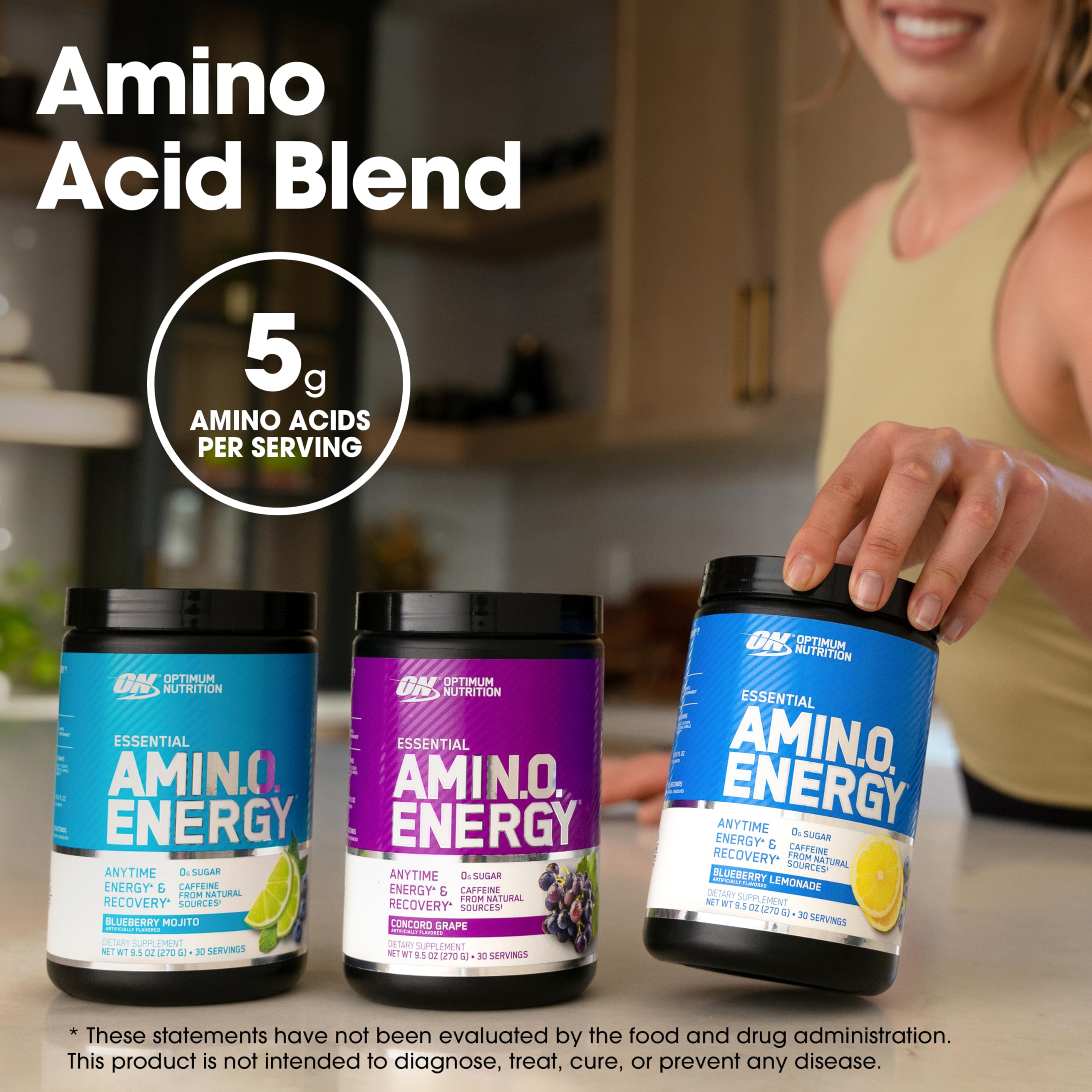 Caja y bote de Optimum Nutrition en mano para comparar tamaño y duración