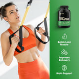Optimum Nutrition cápsulas en la mano demostrando la dosis portátil y práctica