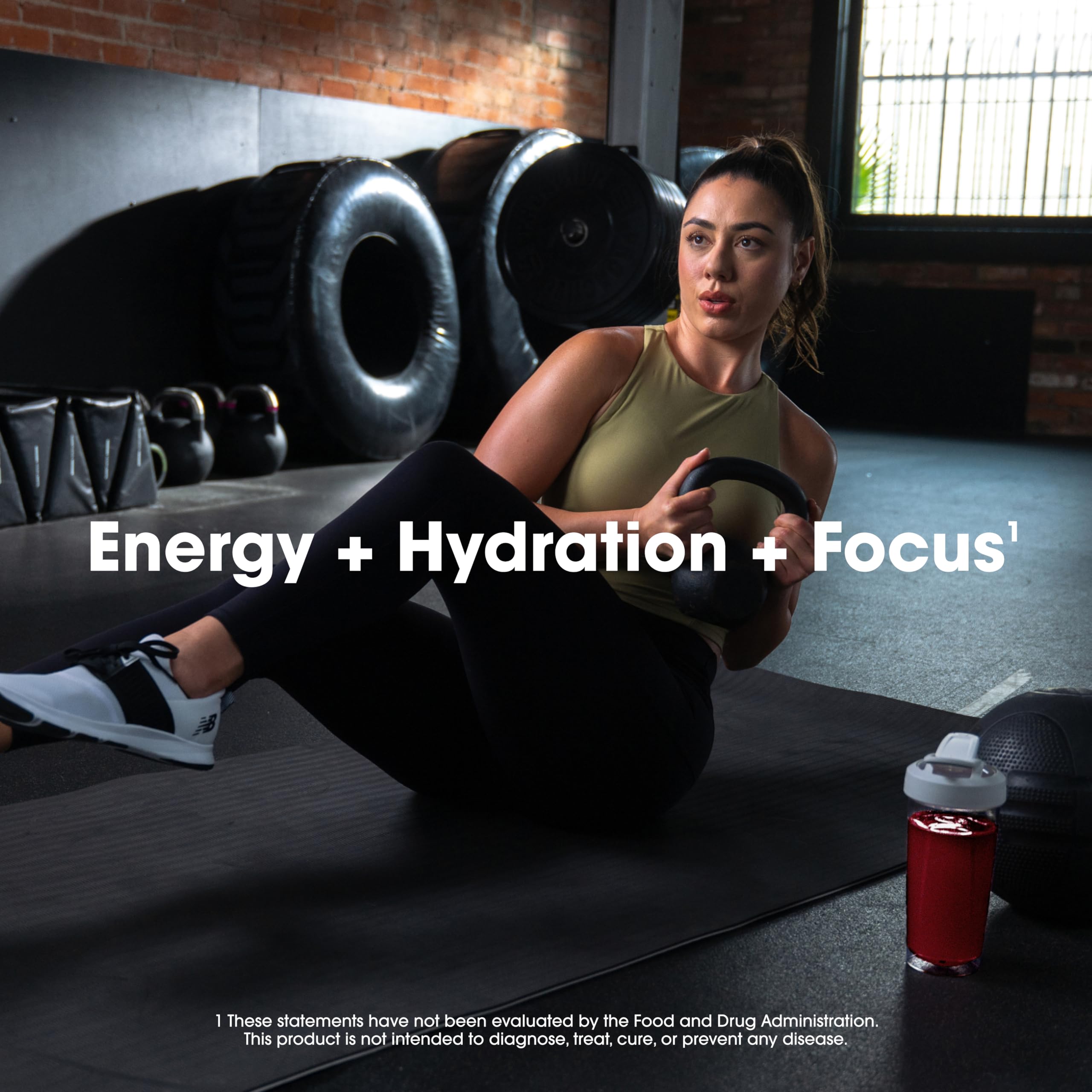 Optimum Nutrition estilo de vida activo mostrando hidratación y rendimiento