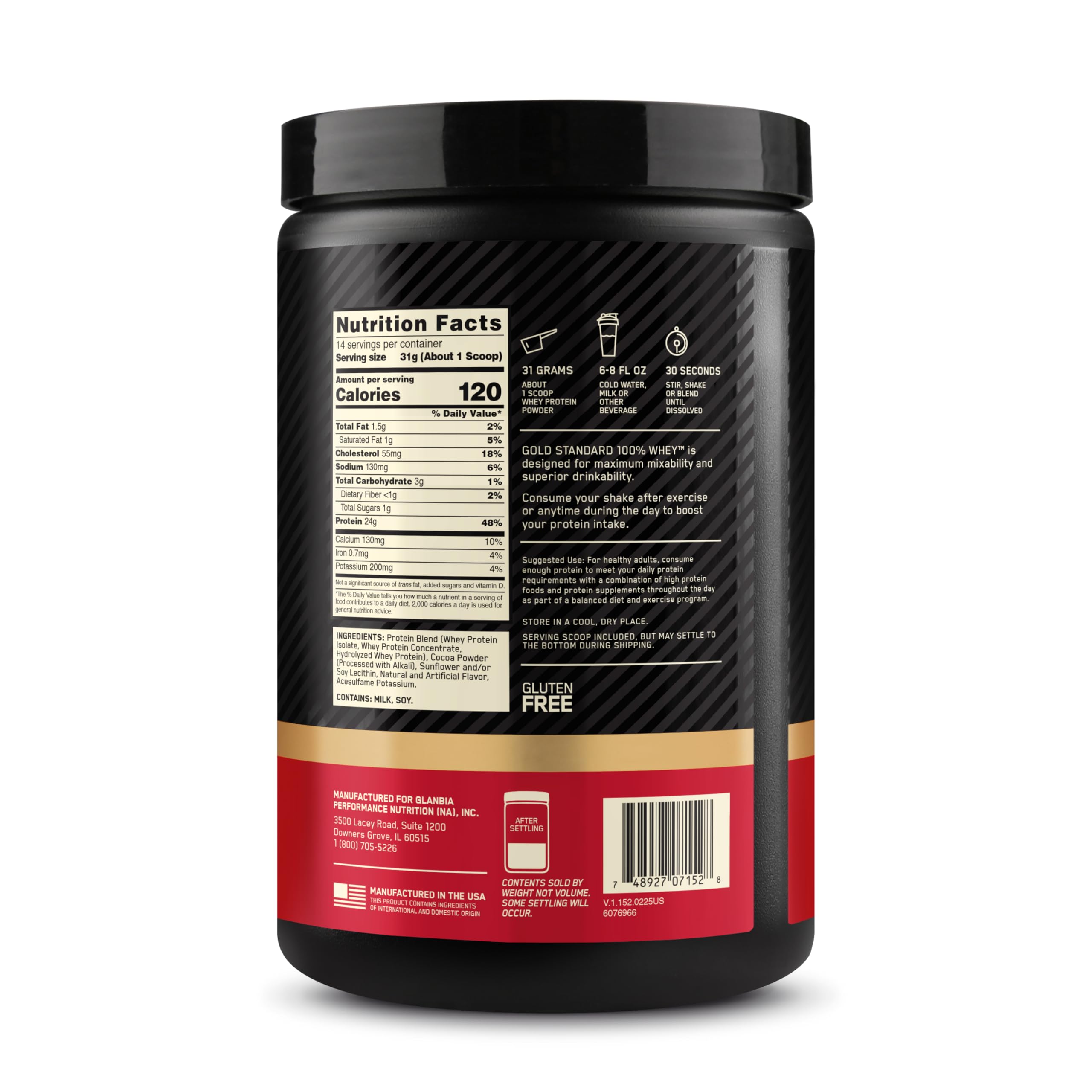 Optimum Nutrition en gimnasio con botella y toalla mostrando uso cotidiano