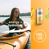 Optimum Nutrition lata en mano para comparar tamaño y facilidad de transporte