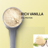 Polvo de Optimum Nutrition en primer plano que muestra textura fina y fácil disolución