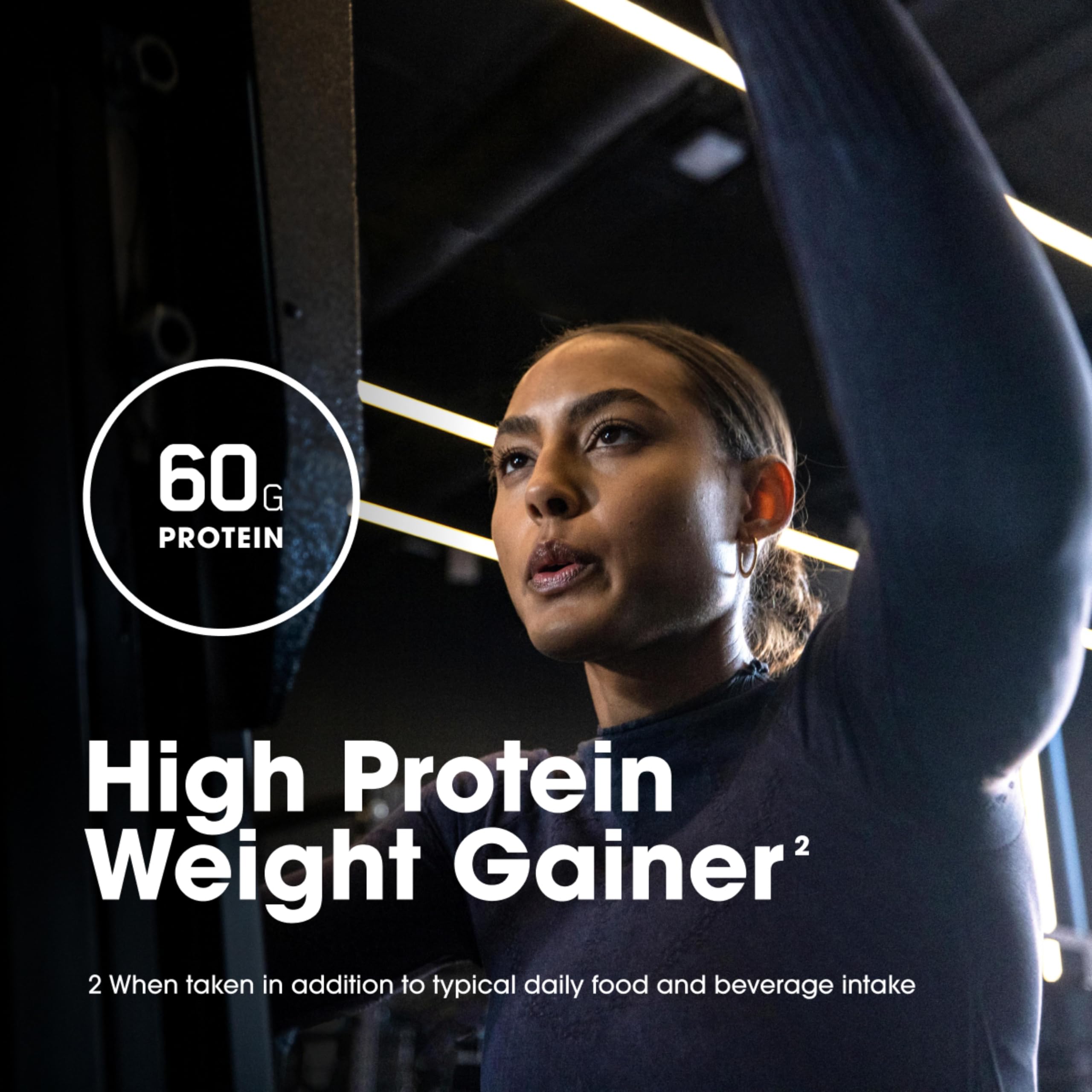 Optimum Nutrition batido en botella junto a equipo de gimnasio para recuperación