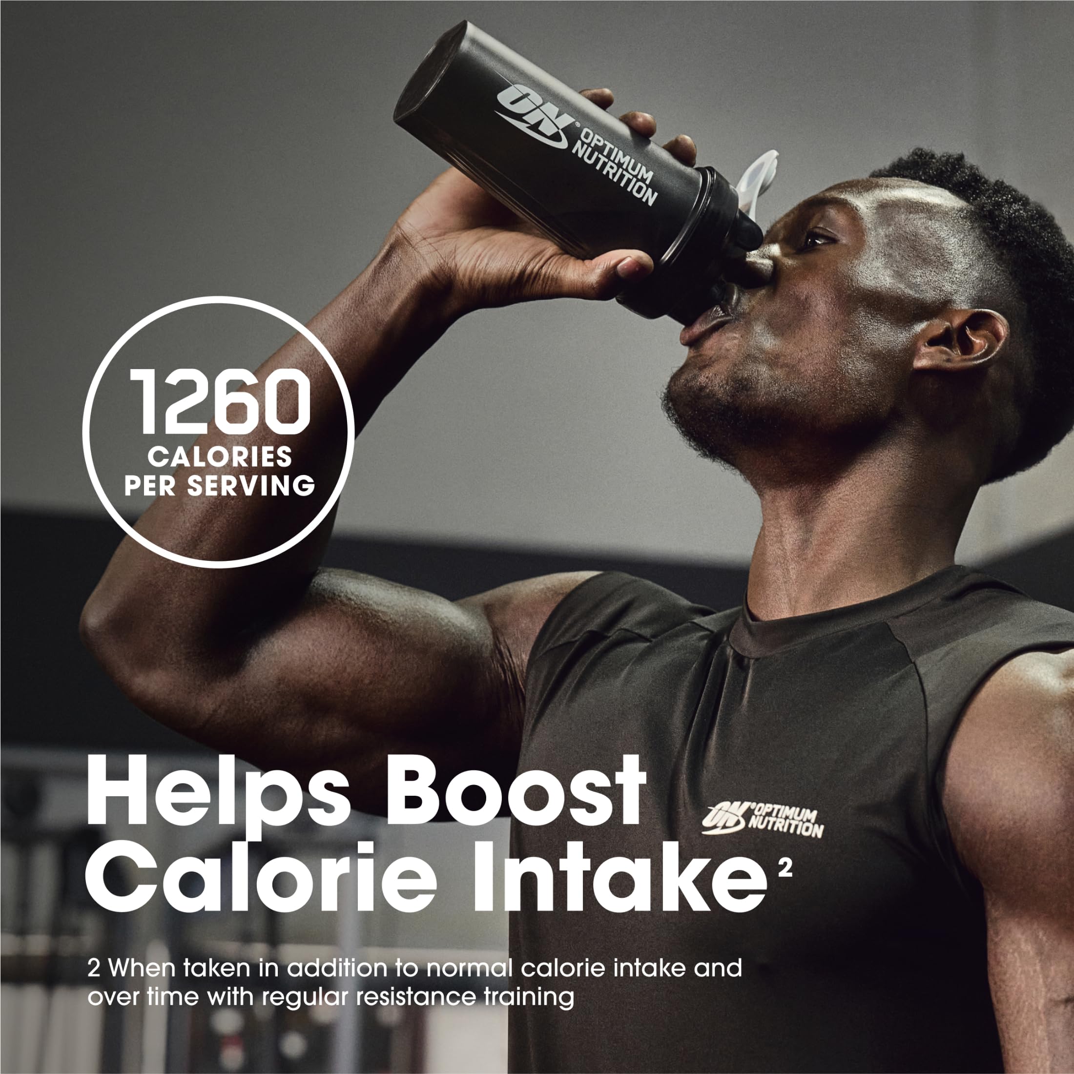 Optimum Nutrition batido servido en vaso, ejemplo de consistencia nutritiva y lista para beber.