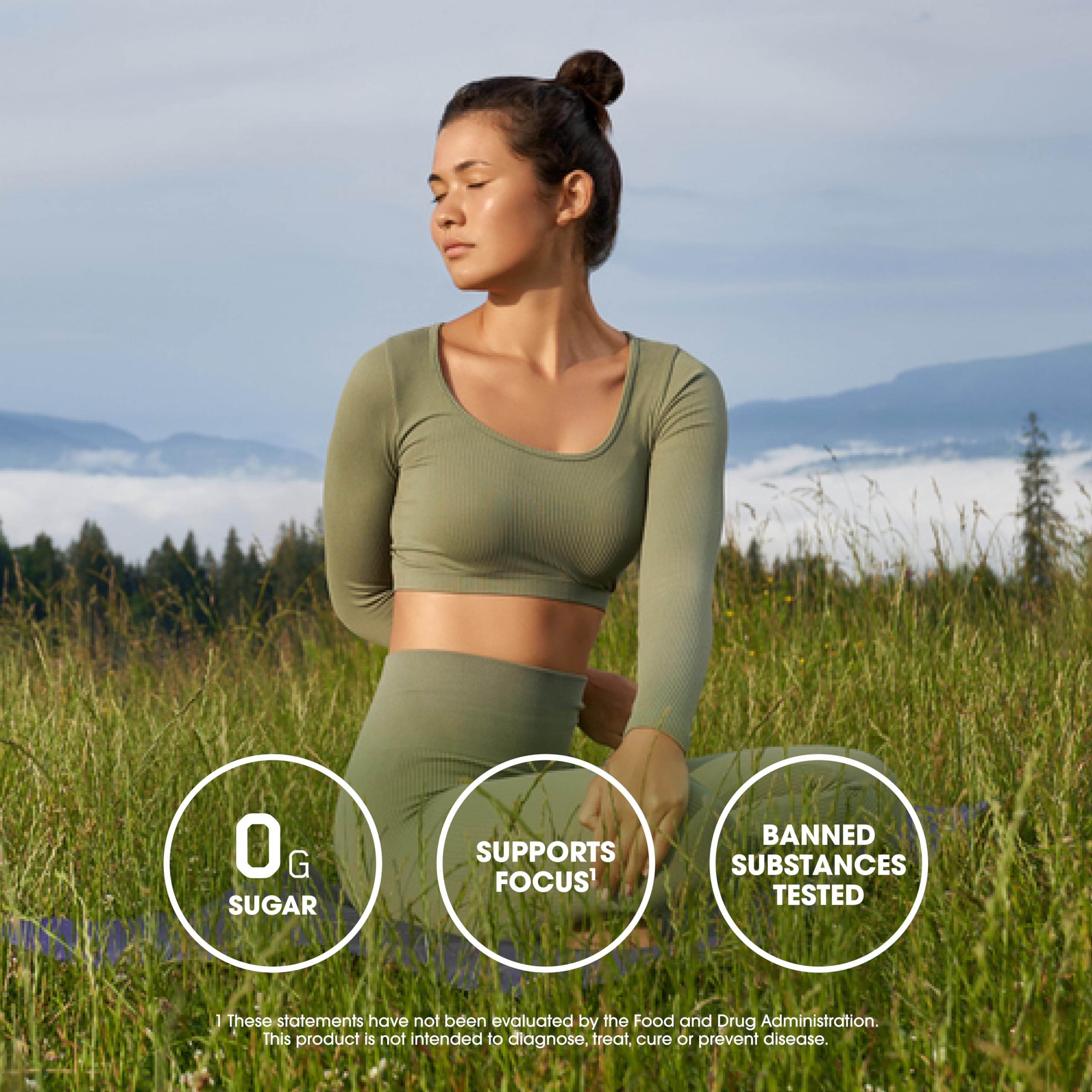 Optimum Nutrition sobre junto a monedas para comparar tamaño y portabilidad