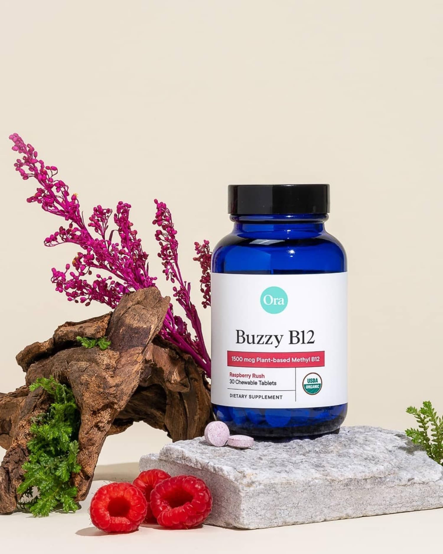Ora Organic Buzzy B12 en un desayuno saludable, complemento sin estimulantes