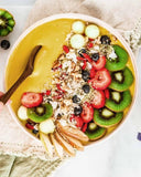 Ora Organic junto a objetos para comparar tamaño y raciones