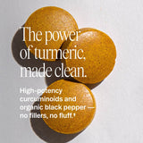 Ingredientes orgánicos de cúrcuma y pimienta junto al frasco Ora Organic