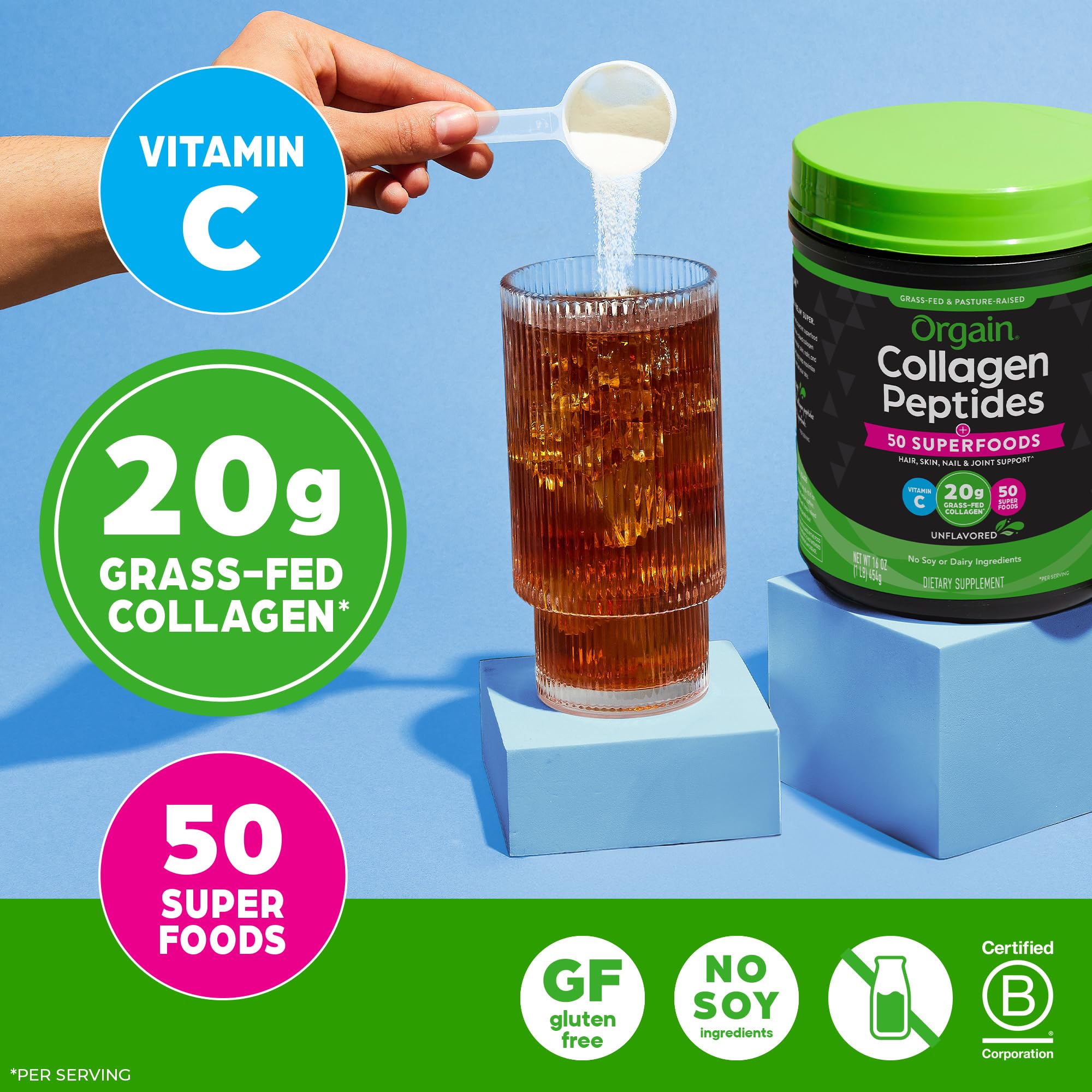 Taza de café con Orgain Collagen mezclado demostrando uso matinal sin alterar sabor