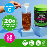 Taza de café con Orgain Collagen mezclado demostrando uso matinal sin alterar sabor
