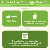 ORGANIC INDIA textura del polvo de moringa en primer plano, fino y fácil mezclar