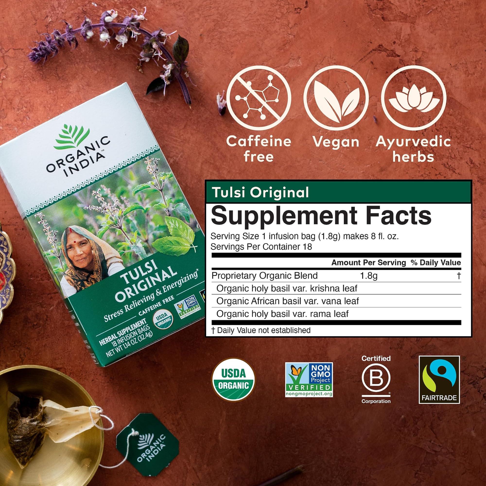 ORGANIC INDIA taza en entorno relajado mostrando uso diario y bienestar
