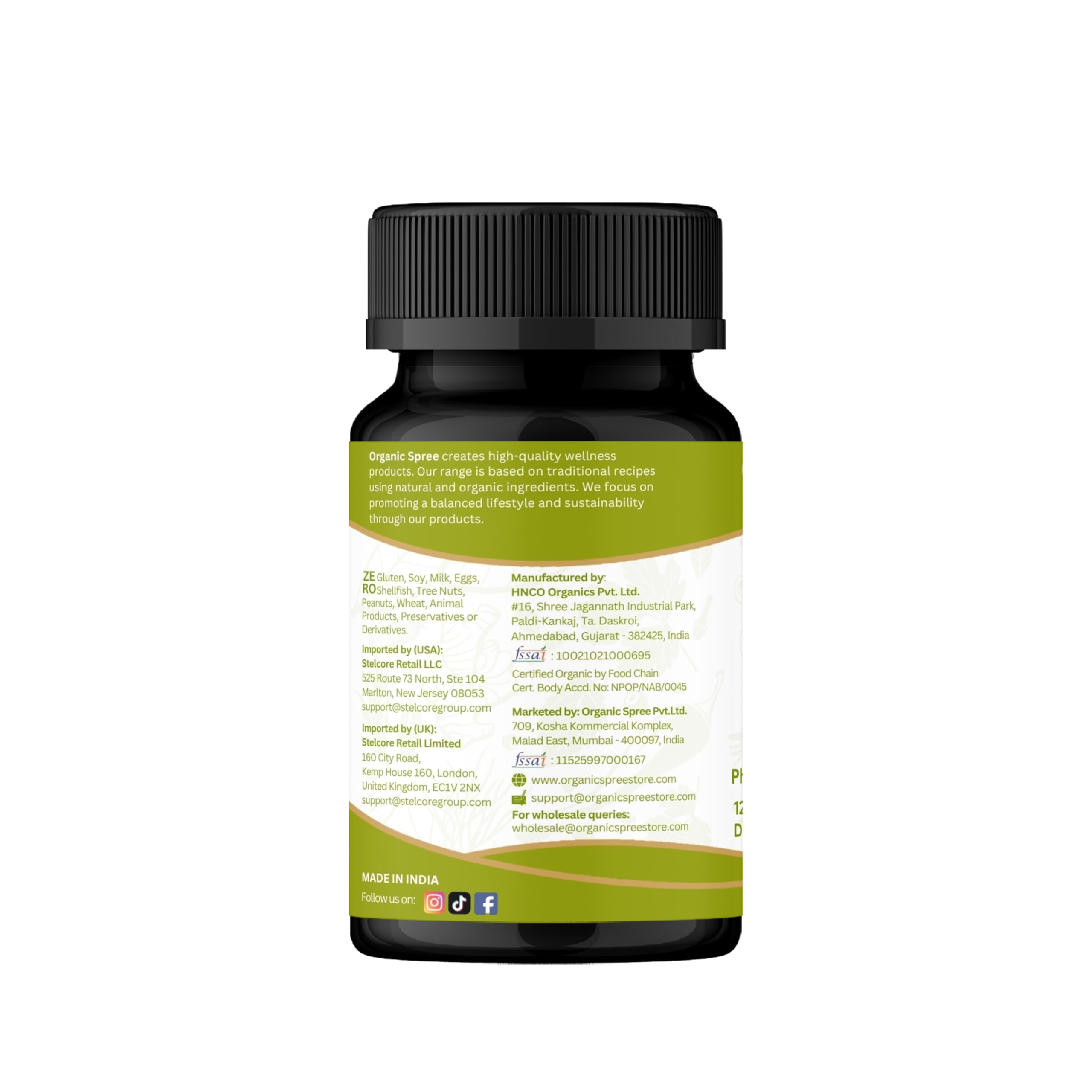 Frutos de Amla crudos junto a cápsulas ORGANIC SPREE mostrando origen vegetal del ingrediente