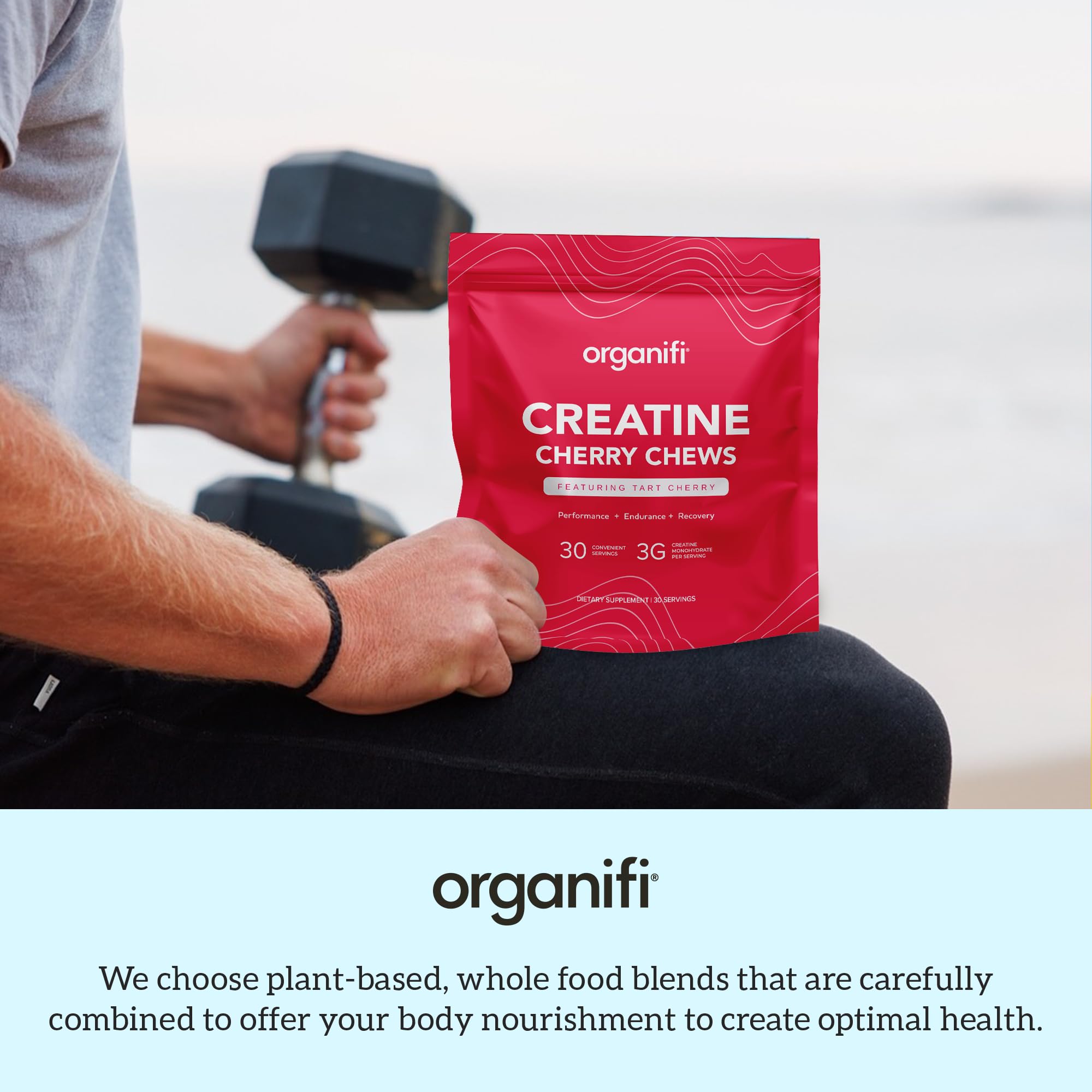 Organifi Creatine Chews en entorno deportivo, apoya rendimiento activo