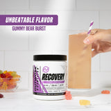 Outwork Nutrition vaso preparado con polvo disuelto listo para beber post‑entreno